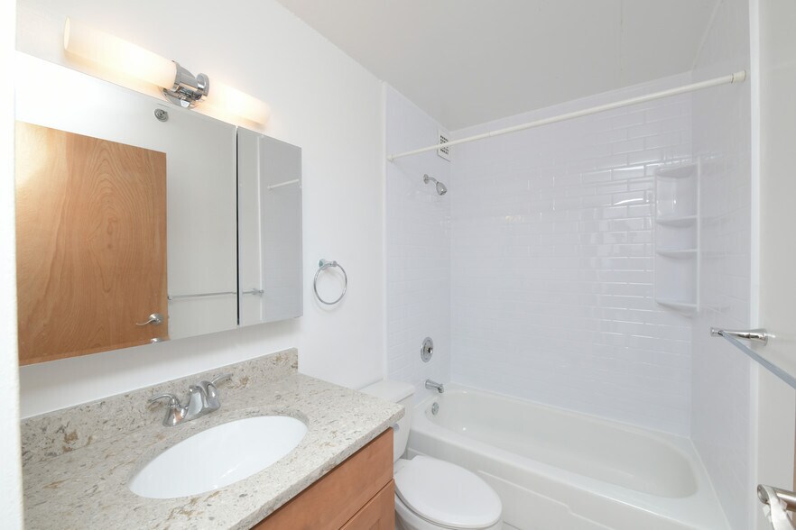 More Photos Of 1371 Beacon St, Brookline Apartments For Lease