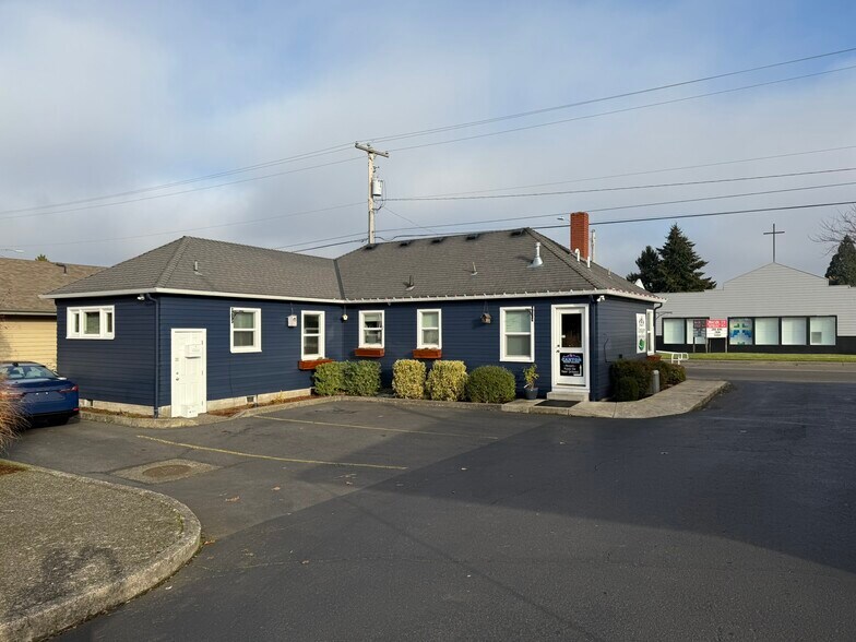 More Photos Of 1095 N 1st St, Stayton Medical For Lease