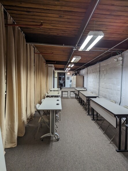 More Photos Of 1731-1749 N Elston Ave, Chicago General Retail For Lease