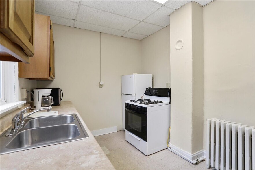 More Photos Of 315 Frederick St, Cumberland Multifamily For Sale