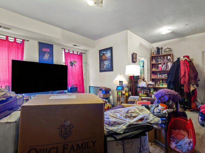 More Photos Of 1223 N St NW, Washington Apartments For Sale