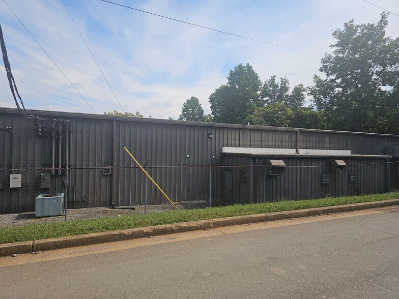 More Photos Of 3111 Hanover Rd, Johnson City Light Manufacturing For Lease