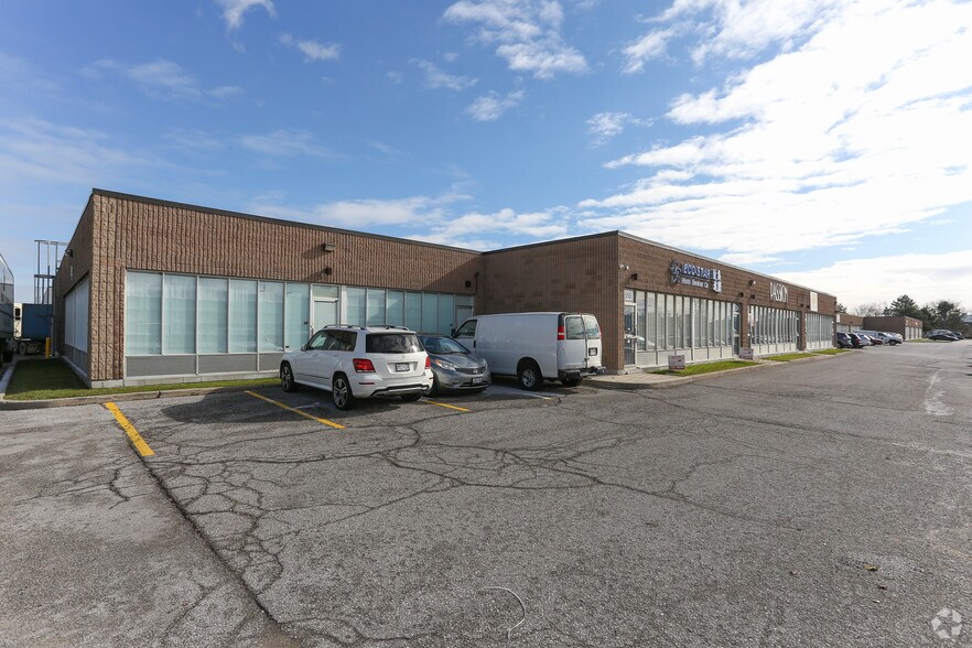 More Photos Of 500-560 Gordon Baker Rd, Toronto Light Manufacturing For Lease