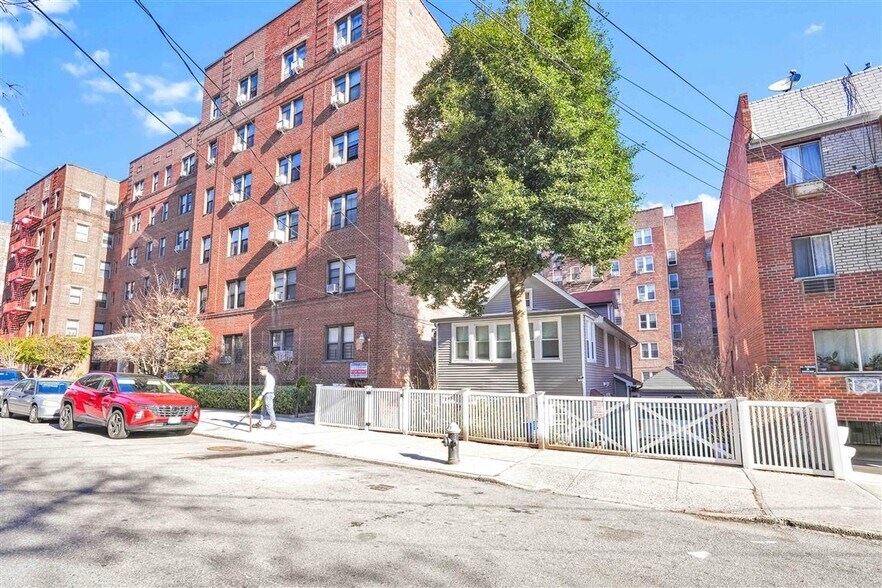 More Photos Of 6571 Booth St, Rego Park Apartments For Sale