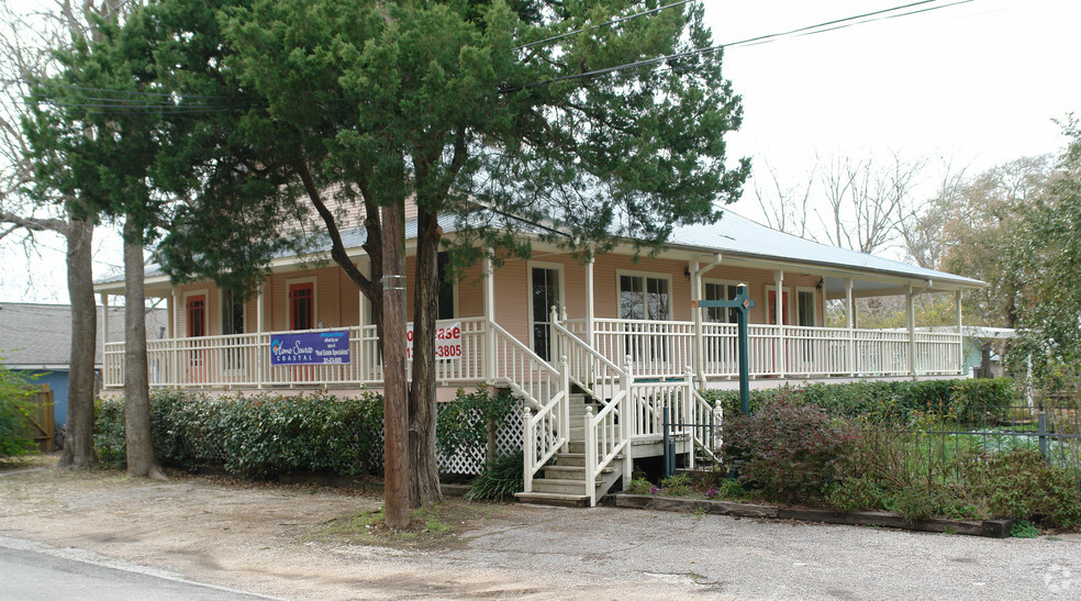 Primary Photo Of 909 Hall St, Seabrook Office Residential For Lease