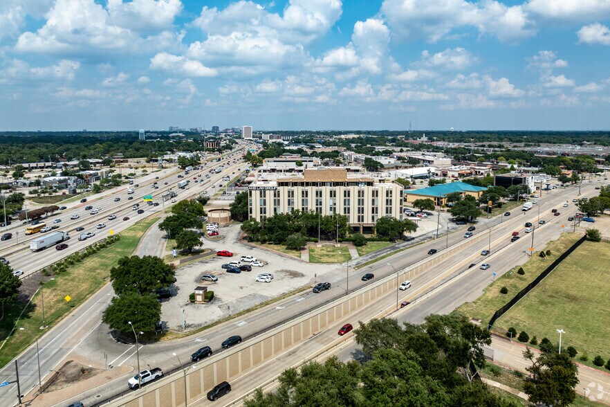 More Photos Of 811 S Central Expy, Richardson Office For Lease