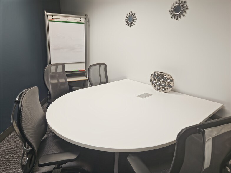 More Photos Of 11900 NE 1st St, Bellevue Coworking Space