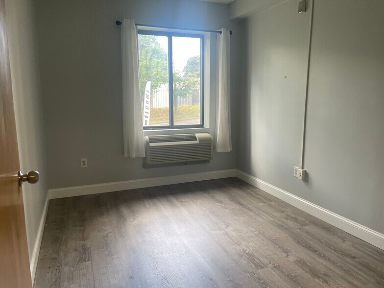 More Photos Of 221 Boston Post Rd E, Marlborough Office For Lease