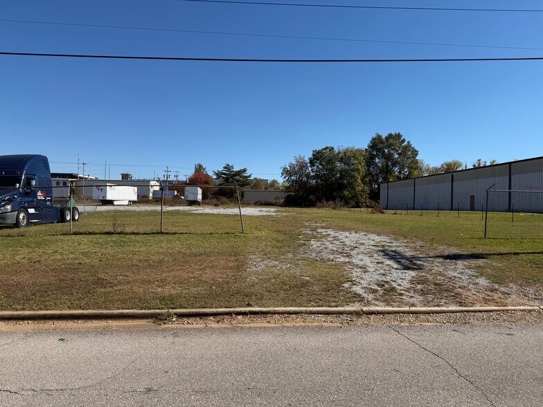 More Photos Of 212 1st Ave SW, Decatur Storefront For Sale