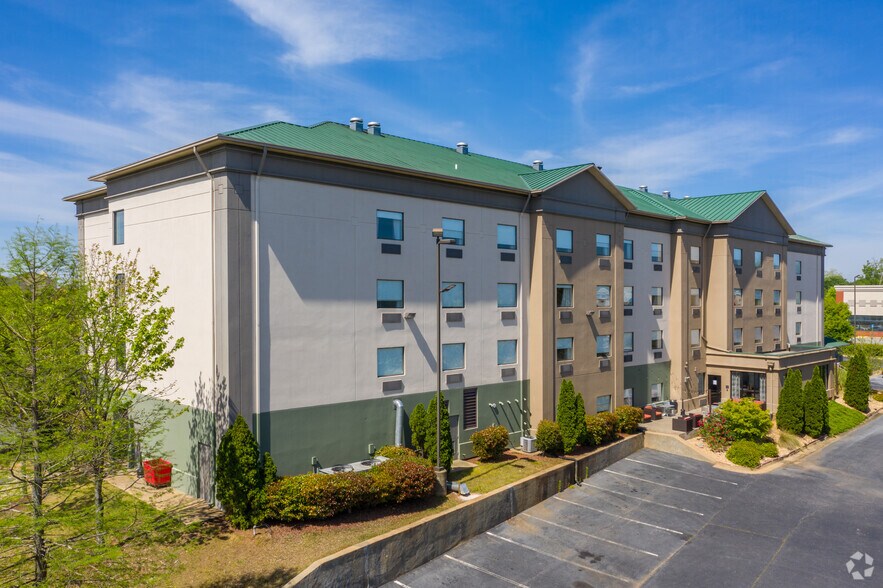 Primary Photo Of 4027 Veterans Ct, Columbus Hotel For Sale