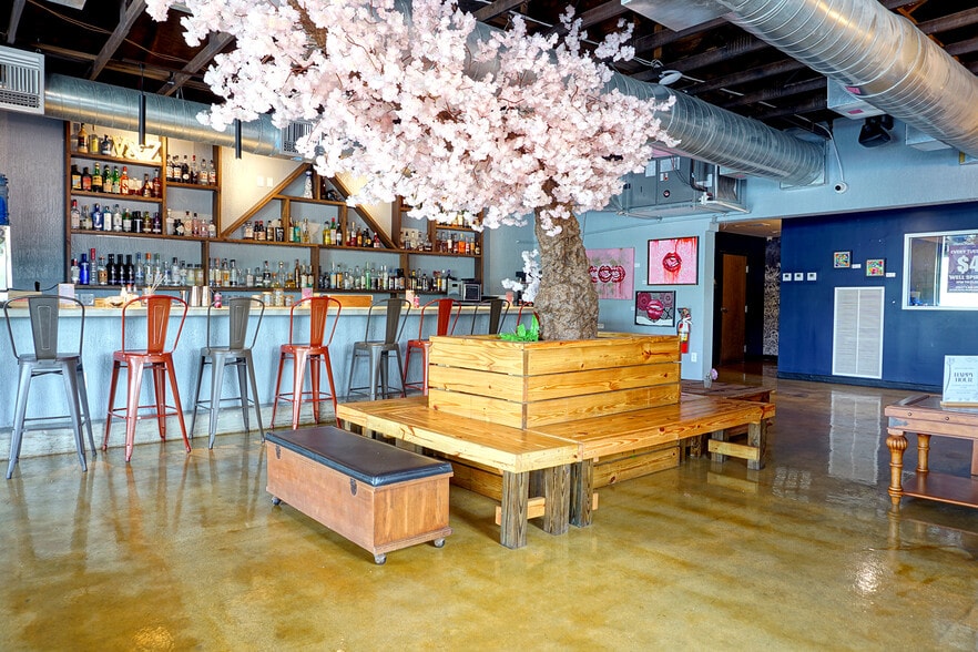 More Photos Of 2010 Wilton Dr, Wilton Manors Restaurant For Sale