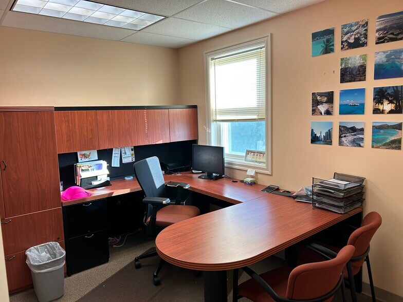 More Photos Of 60 Shillington Rd, Sinking Spring Showroom For Sale