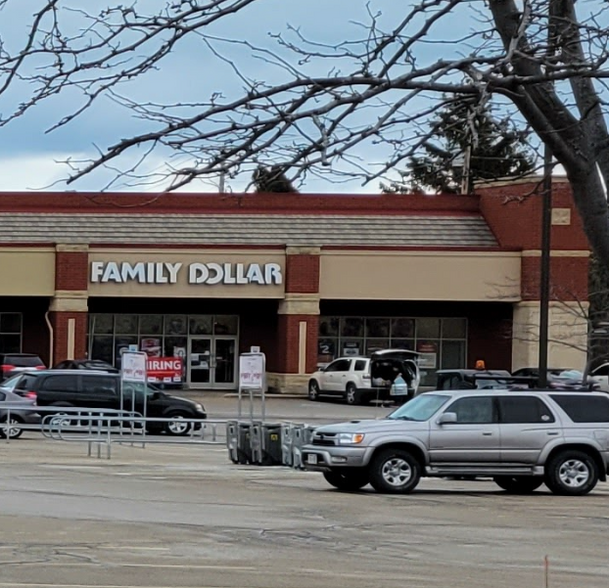 Primary Photo Of 2817 N 15th St, Sheboygan Supermarket For Lease