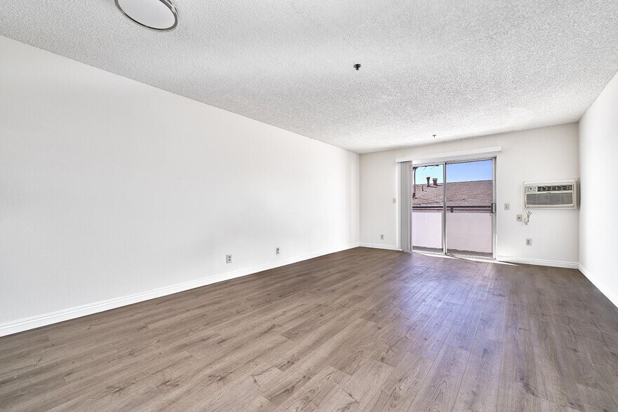 More Photos Of 209 S Alexandria Ave, Los Angeles Apartments For Sale