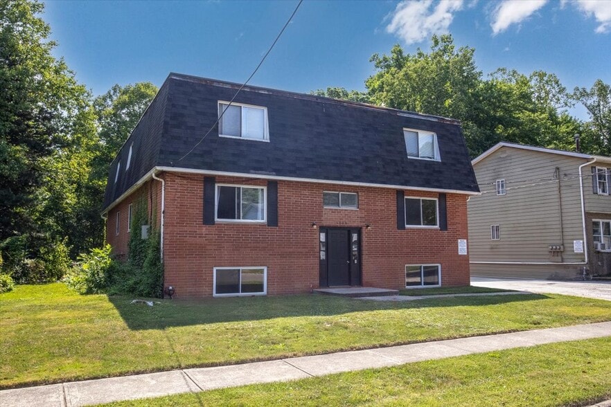 More Photos Of 1803 Cromwell Dr, Akron Apartments For Sale