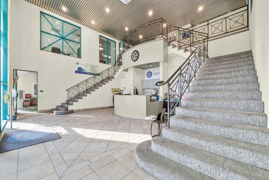 More Photos Of 207-211 Erie St, Pomona Warehouse For Lease