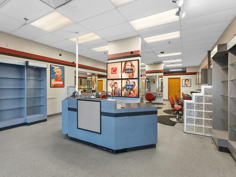 More Photos Of 3399 Calumet Ave, Manitowoc General Retail For Lease