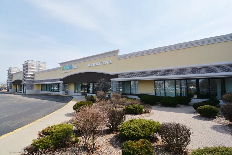 More Photos Of 301-373 W Golf Rd, Schaumburg Unknown For Lease