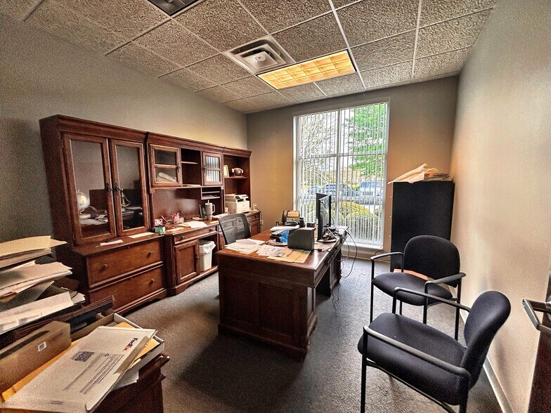 More Photos Of 6400 Peake Rd, Macon-Bibb Office For Sale