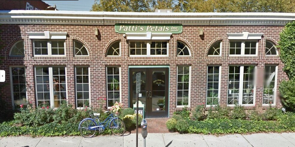 Primary Photo Of 215 E 3rd St, Bethlehem General Retail For Sale