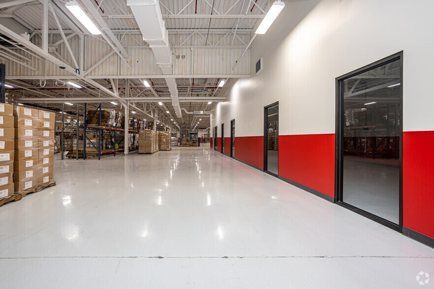 More Photos Of 1001 Industrial Park Dr, Clinton Manufacturing For Lease