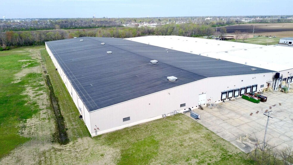 More Photos Of 103 S Acres St, Sikeston Distribution For Lease