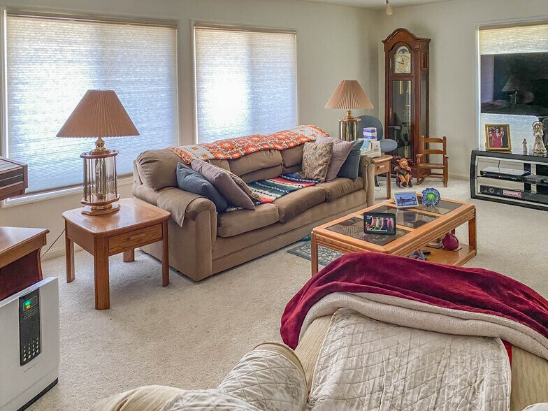 More Photos Of 8017 Old Highway 99 N, Roseburg Distribution For Sale