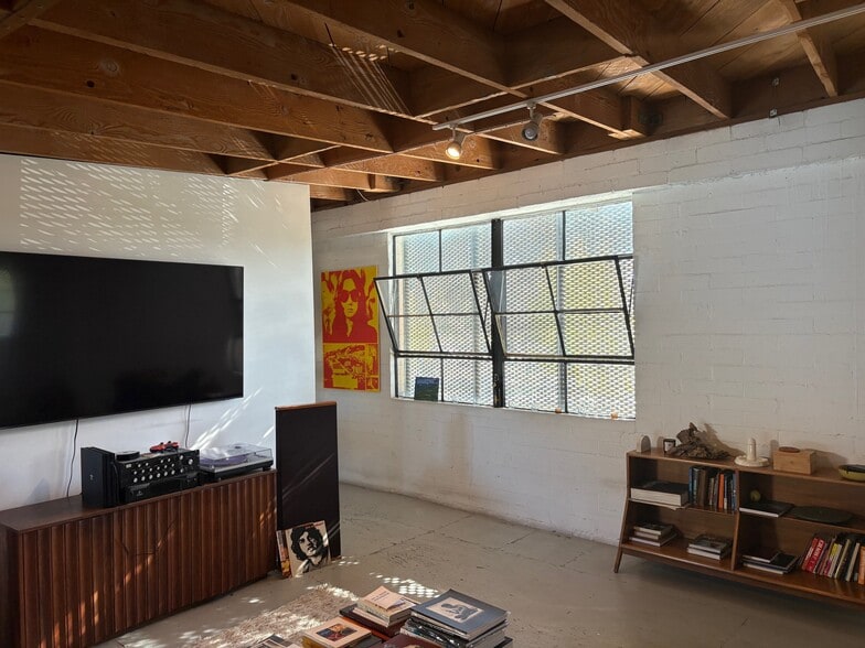 More Photos Of 5017 Exposition Blvd, Los Angeles Office Residential For Sale