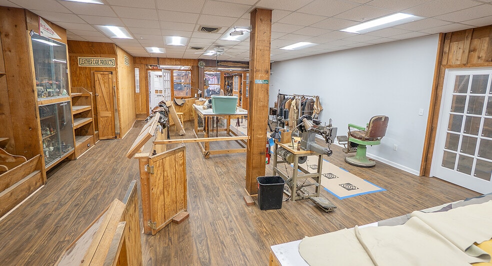 More Photos Of 309 Main St, Laurel Freestanding For Sale