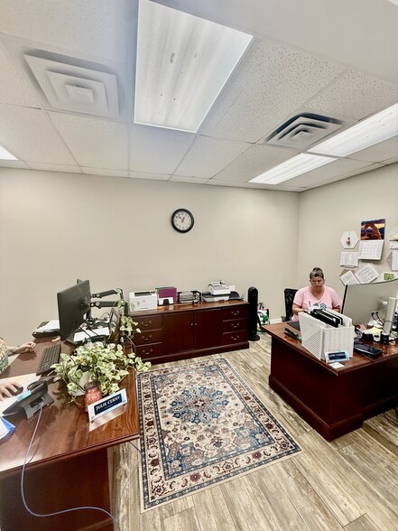 More Photos Of 2318 Pass Rd, Biloxi Office Residential For Lease