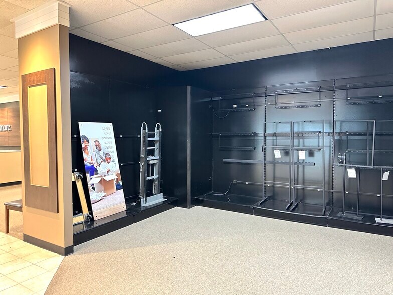 More Photos Of 435 S Main St, Swainsboro Freestanding For Sale