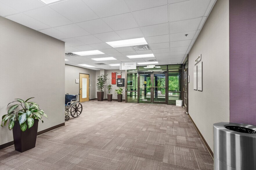 More Photos Of 2920 S McIntyre Dr, Bloomington Medical For Lease