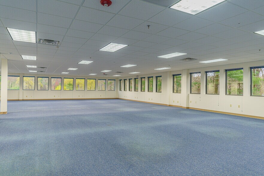 More Photos Of 10 Maxwell Dr, Clifton Park Medical For Lease