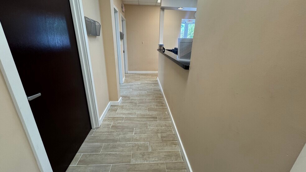 More Photos Of 1785 NE Broad Cswy, North Miami Beach Medical For Lease