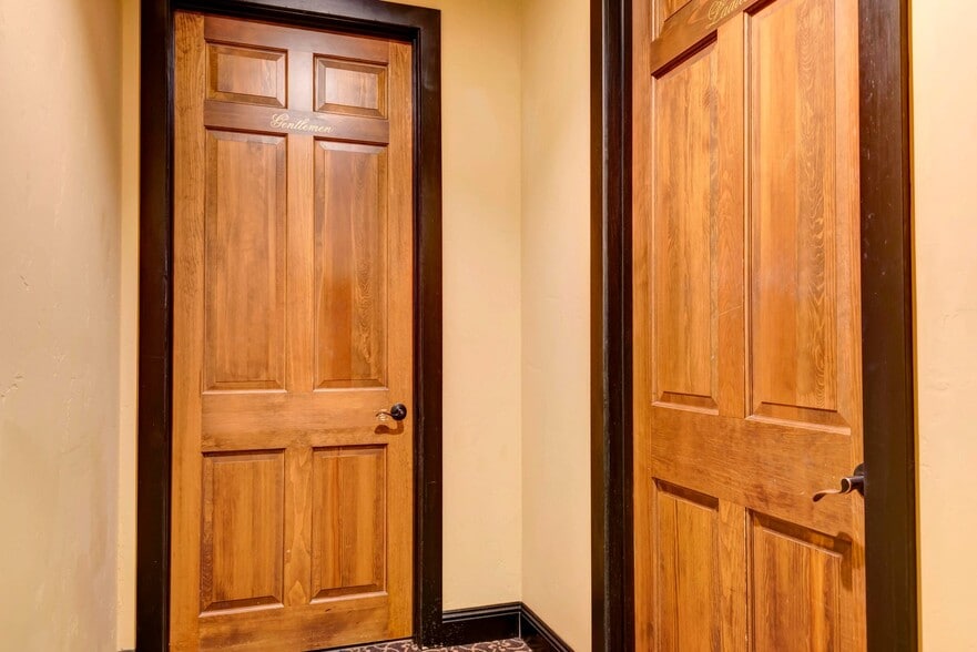 More Photos Of 1531 E Bradford Pky, Springfield Medical For Lease