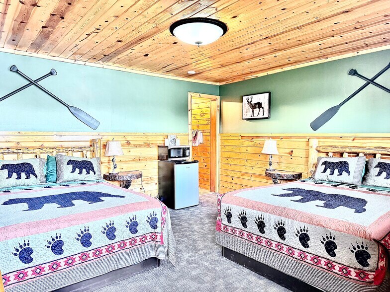 More Photos Of 1665 Whisper Ridge Rd, Ashton Hotel For Sale