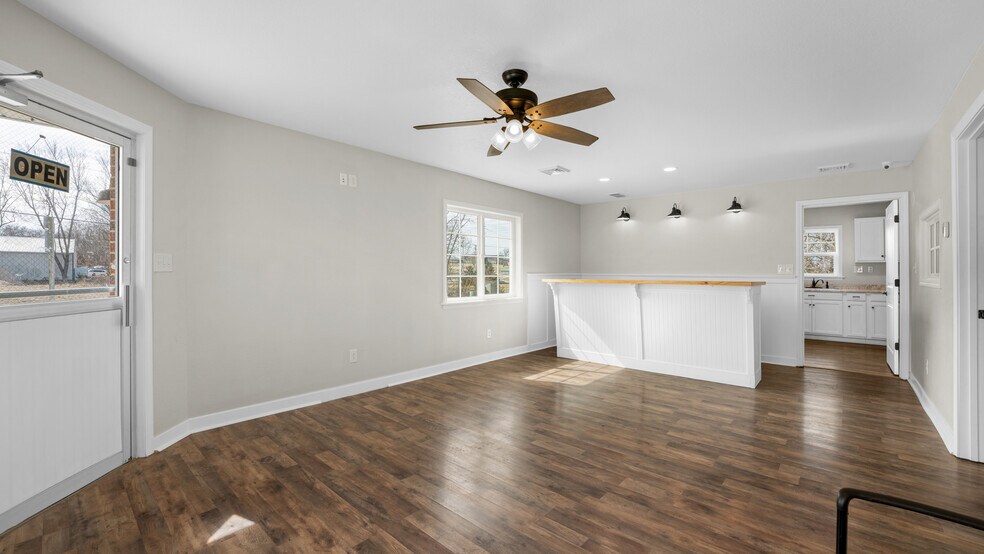 More Photos Of 900 Highway 42, Iberia Freestanding For Sale