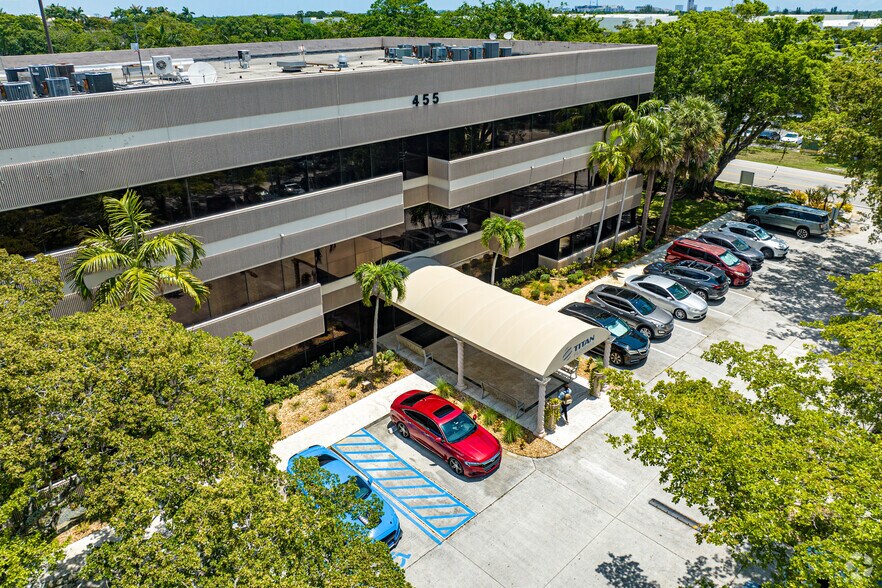 More Photos Of 455 Fairway Dr, Deerfield Beach Office For Lease