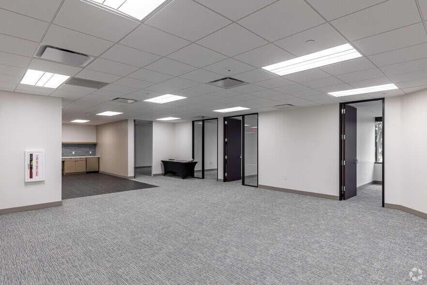 More Photos Of 500 E Border St, Arlington Office For Sale