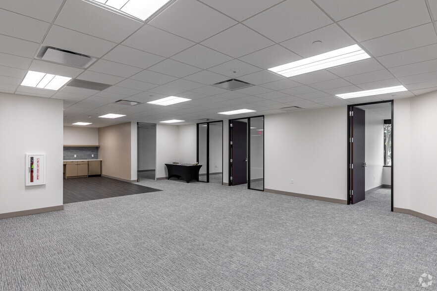 More Photos Of 500 E Border St, Arlington Office For Lease