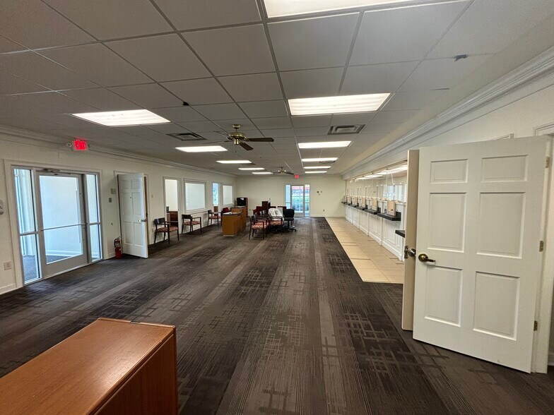 More Photos Of 2693 Powder Springs Rd SW, Marietta Bank For Sale