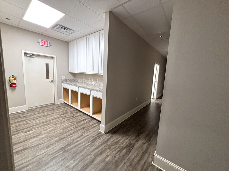 More Photos Of 629 E Forsyth St, Americus Office For Sale