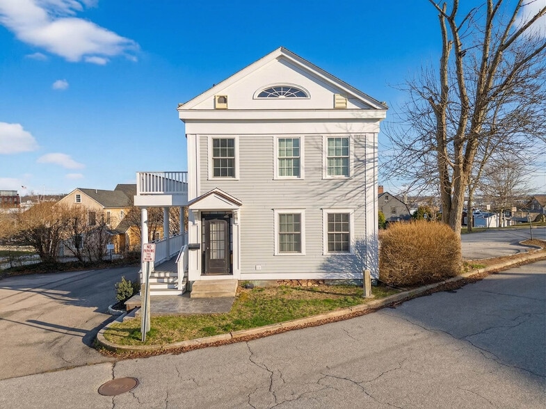 More Photos Of 3 Fort Rachel Pl, Mystic Office Residential For Lease