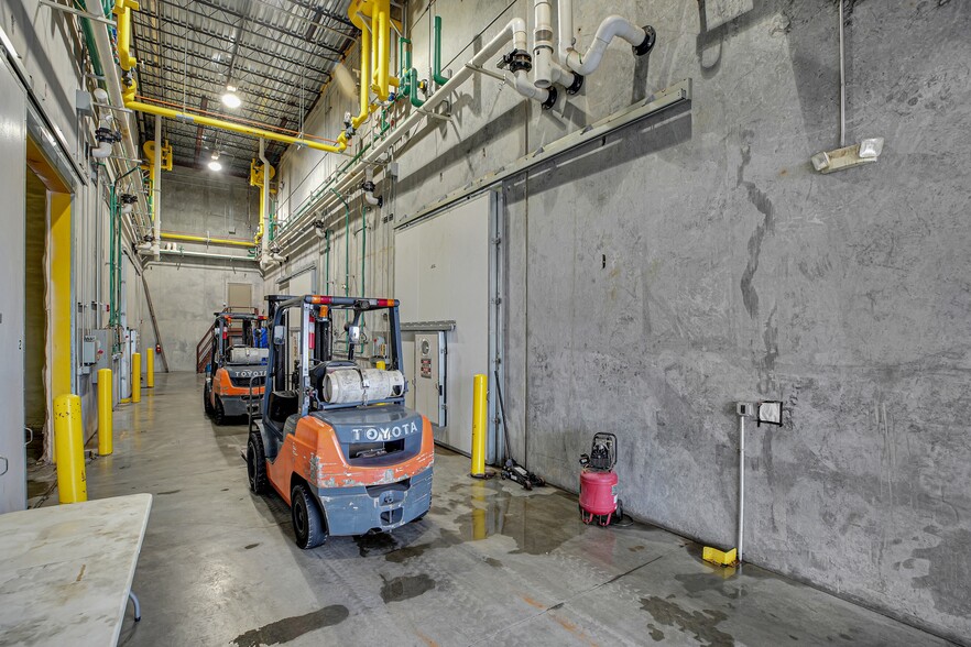 More Photos Of Stadelman, Hood River Industrial For Sale