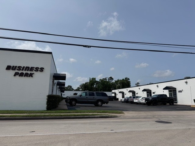 More Photos Of 3511 Pinemont Dr, Houston Unknown For Lease
