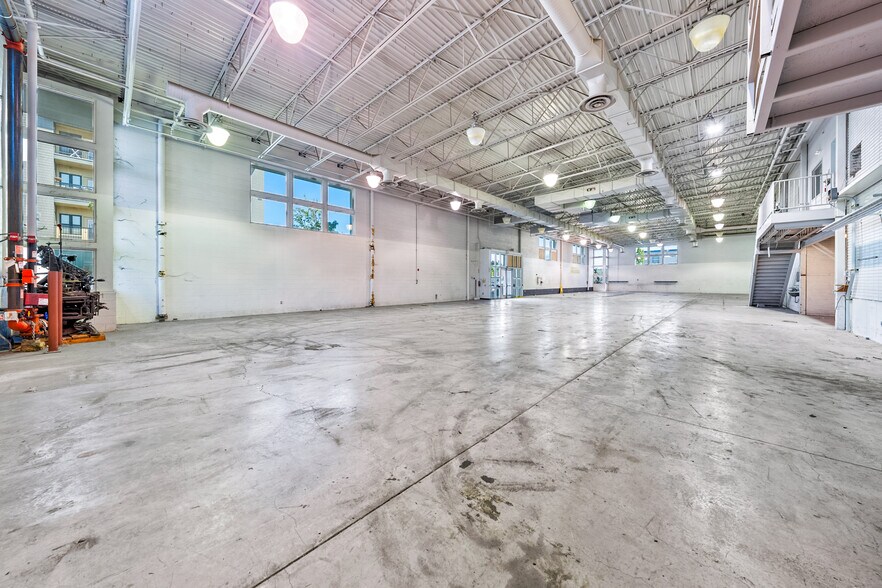 More Photos Of 33 N Fir St, Medford Industrial For Sale