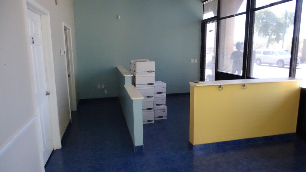 More Photos Of 2620 S 83rd Ave, Phoenix General Retail For Lease