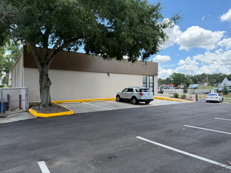 More Photos Of 390 E Highway 50, Clermont Auto Repair For Lease