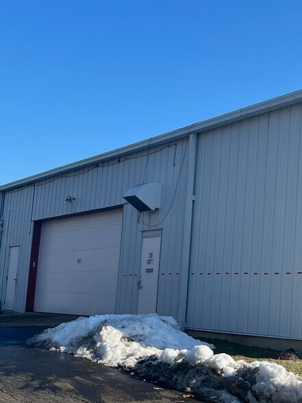 More Photos Of 280 N Phelps Ave, Rockford Freestanding For Lease