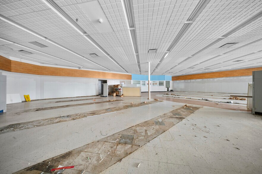 More Photos Of 60 Business US 23 N, Louisa Freestanding For Lease